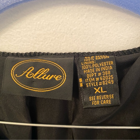 ‎Allure - Picture 3 of 4